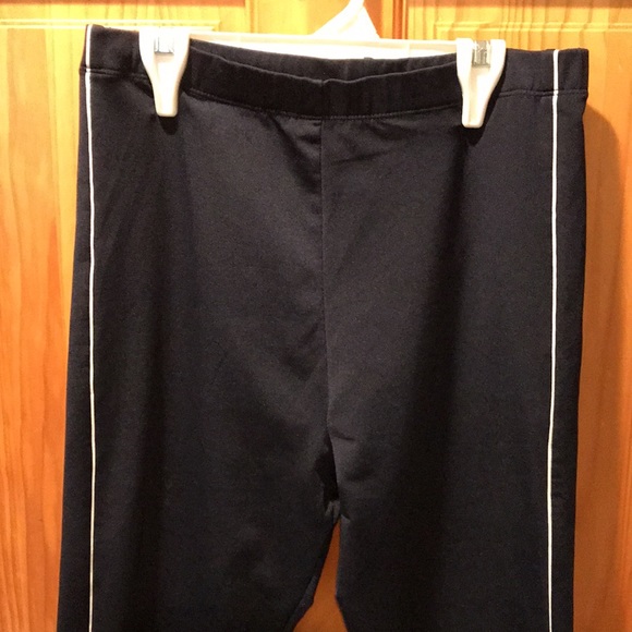 Moret Ultra Capri Leggings - Picture 2 of 5